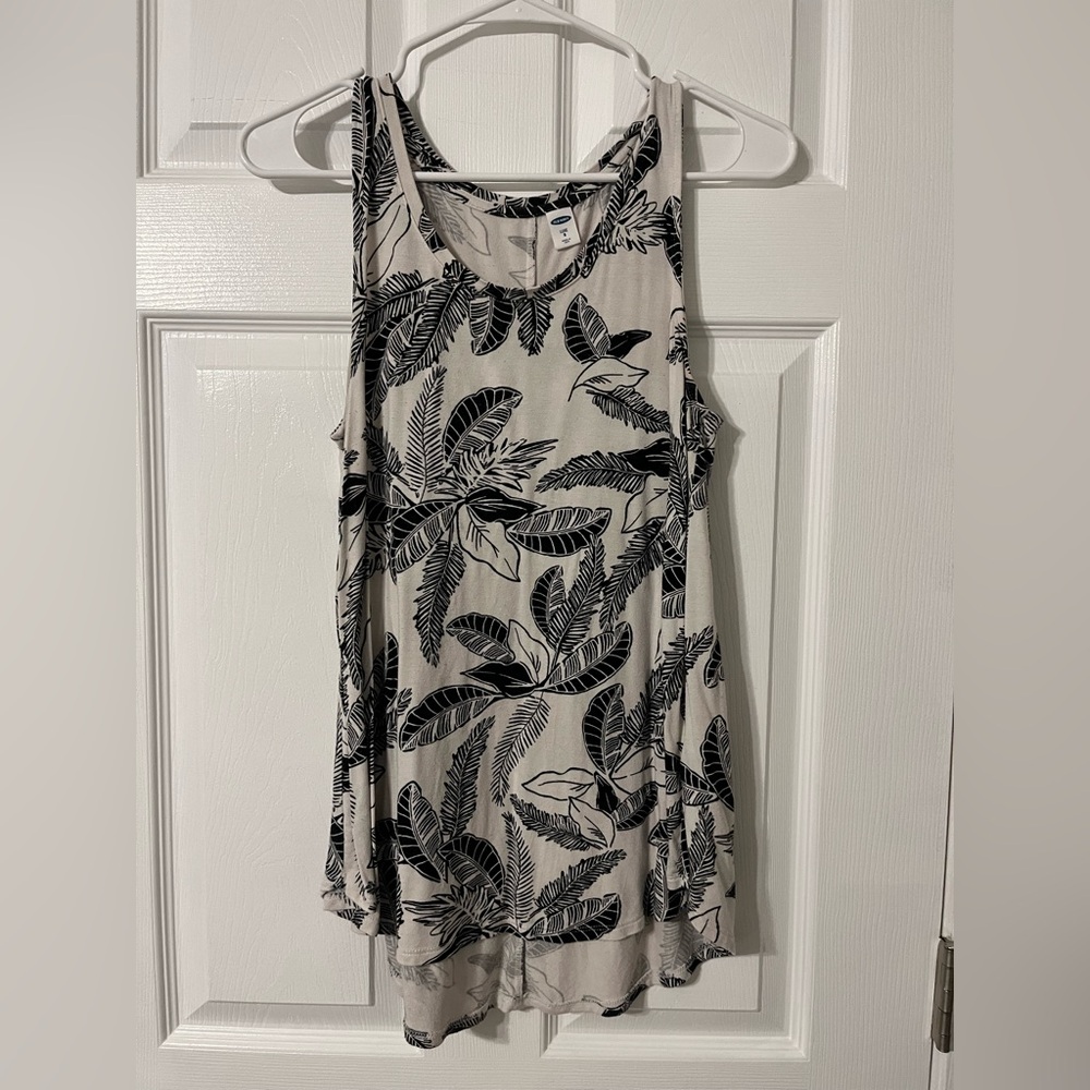 Old Navy Black and White Leaf Print Top